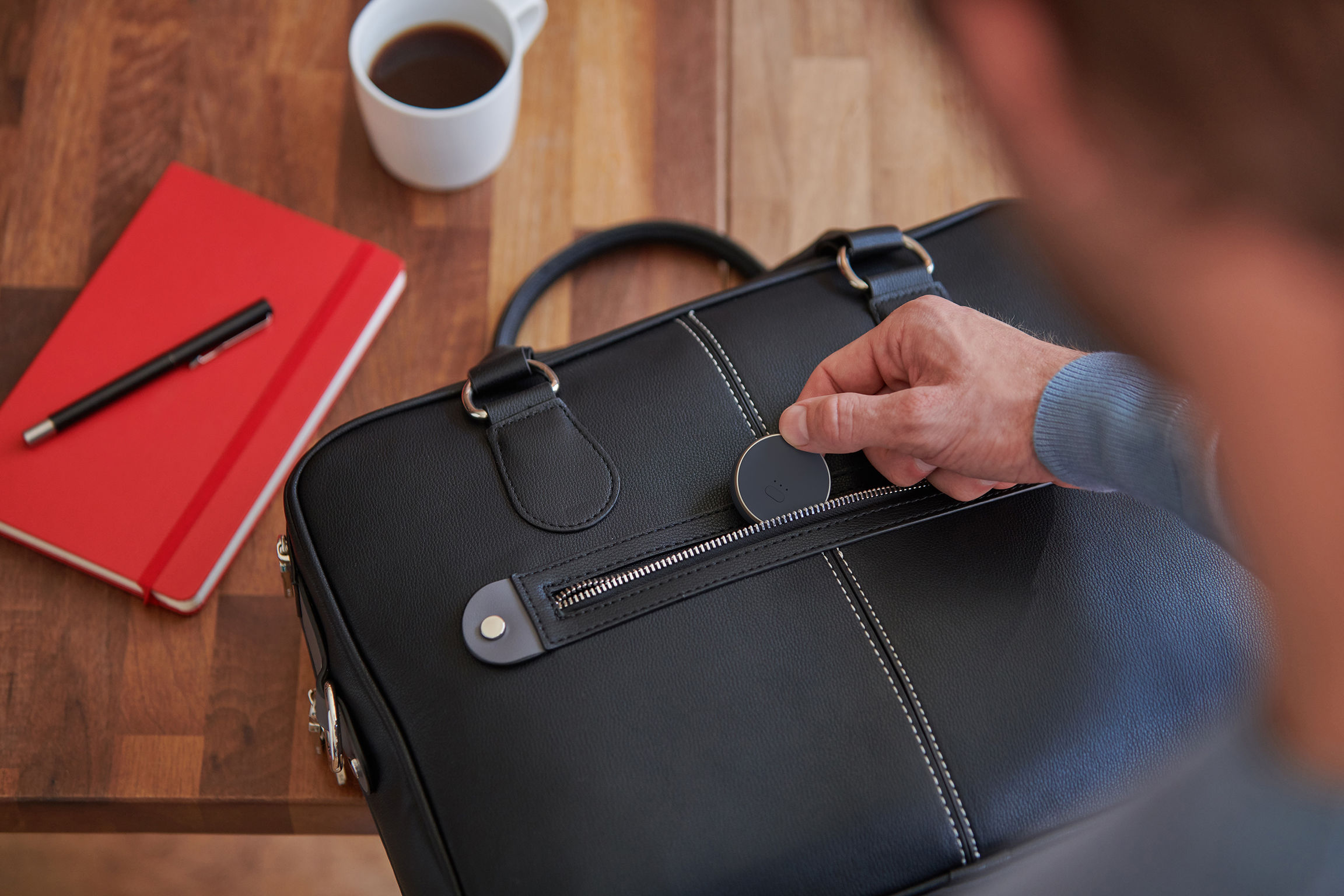 Vodafone Curve smart tracker product visual
